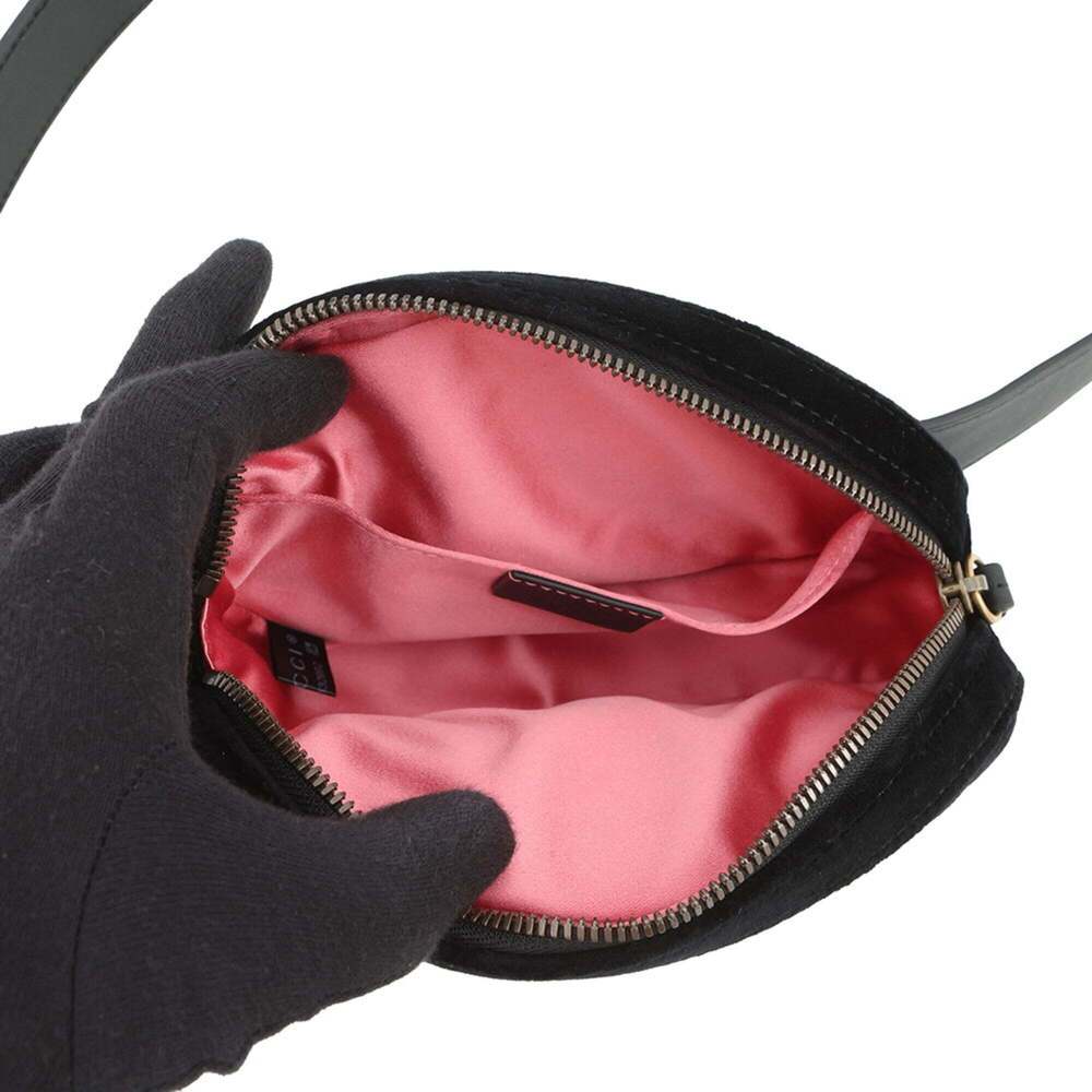 GUCCI Black Leather GG Marmont Pouch - Picture 5 of 16